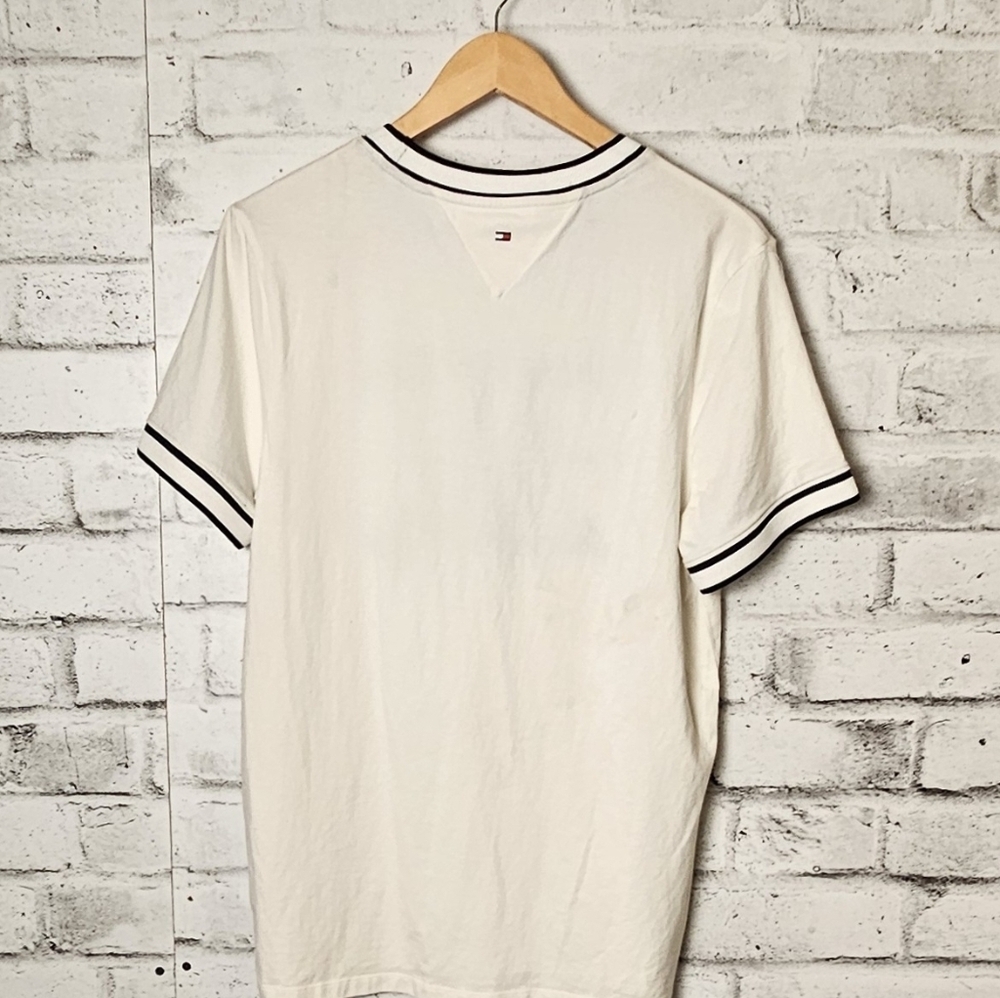 Tommy Hilfiger Logo Tee White Script NYC Flag Regular Fit S - Picture 2 of 8